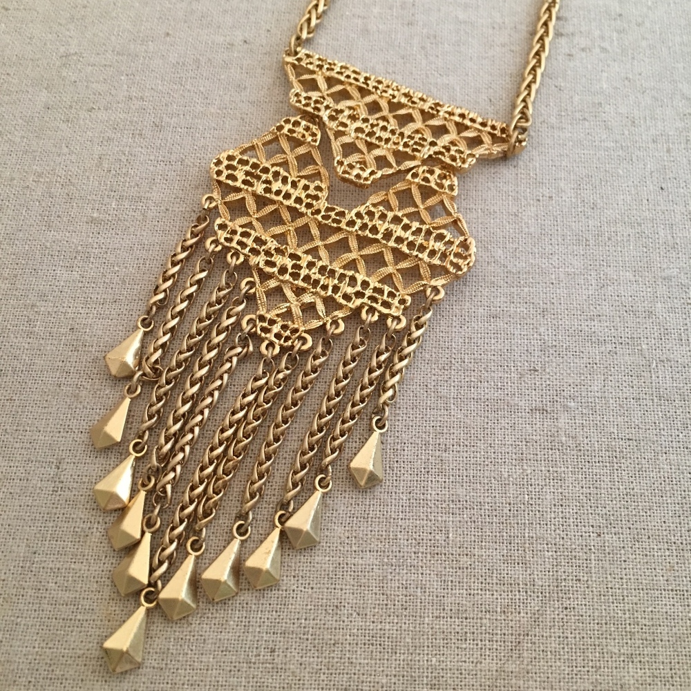 Stella & Dot Alila Lace Necklace